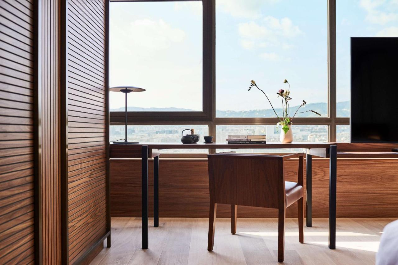 Nobu Hotel Barcelona Luaran gambar A tea room at the hotel
