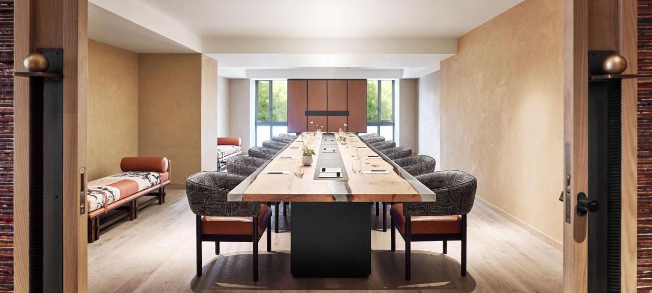 Nobu Hotel Barcelona Luaran gambar Meeting room at The Hari