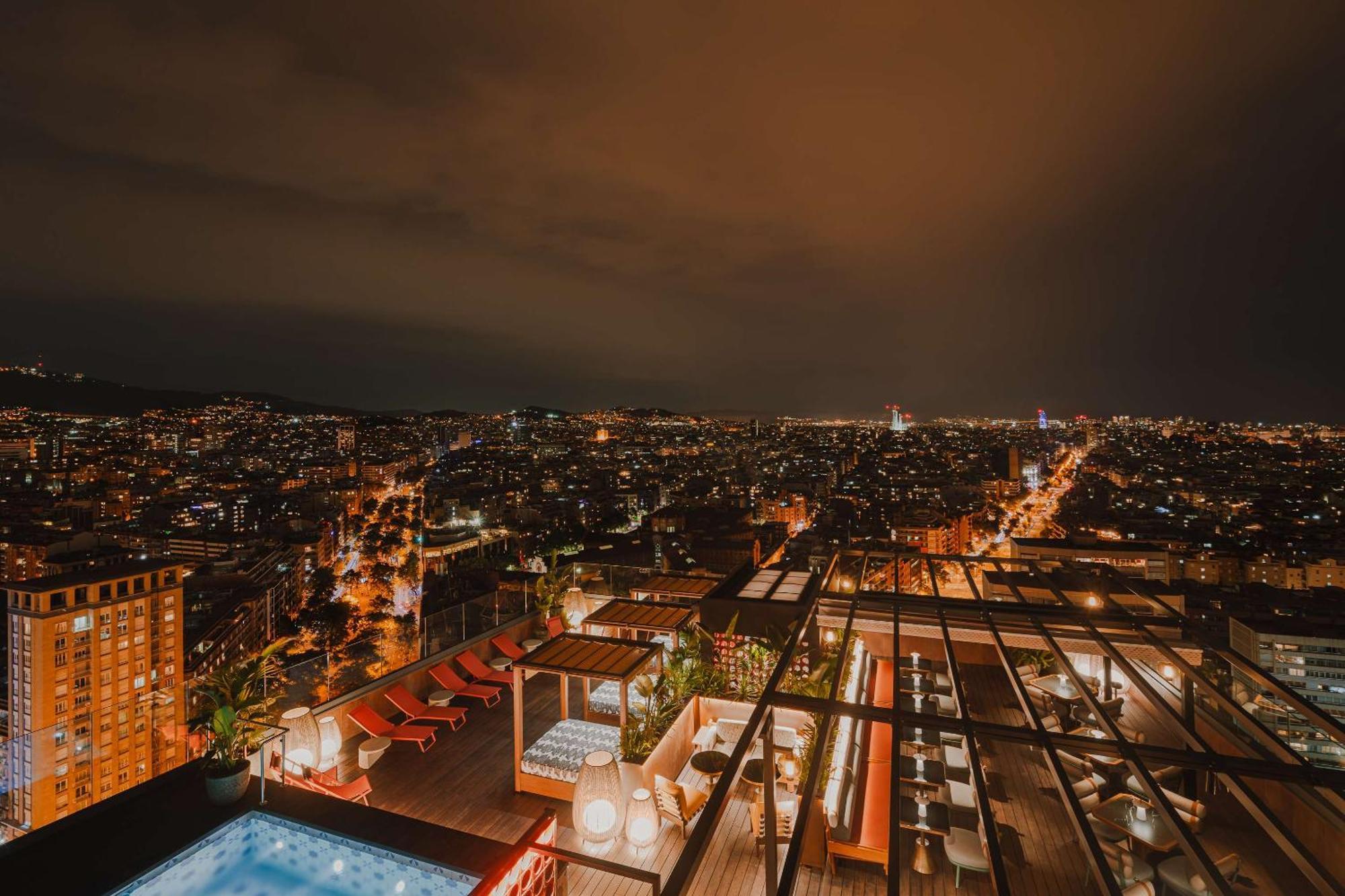 Nobu Hotel Barcelona Luaran gambar View of the city from the hotel