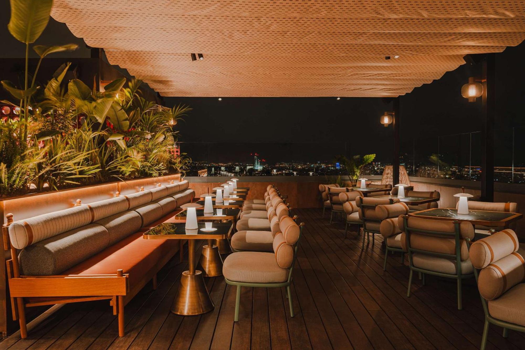 Nobu Hotel Barcelona Luaran gambar The rooftop bar at the hotel