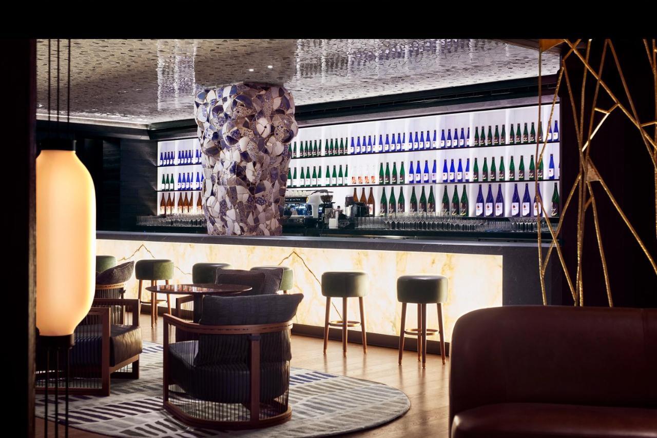 Nobu Hotel Barcelona Luaran gambar The bar at the hotel